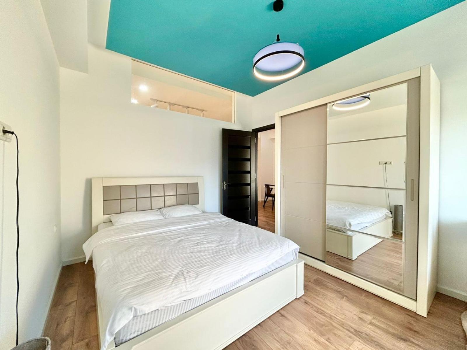 City Center - Next To Holiday Inn -2Br Apartment Tbilisi Exterior photo