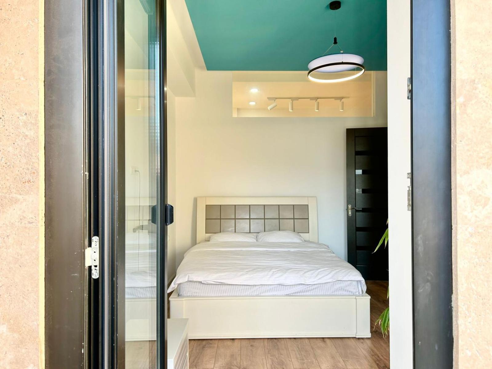 City Center - Next To Holiday Inn -2Br Apartment Tbilisi Exterior photo