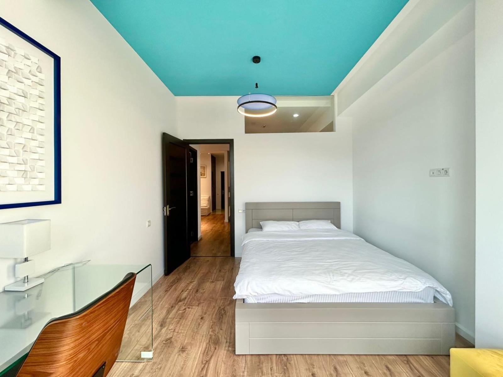 City Center - Next To Holiday Inn -2Br Apartment Tbilisi Exterior photo