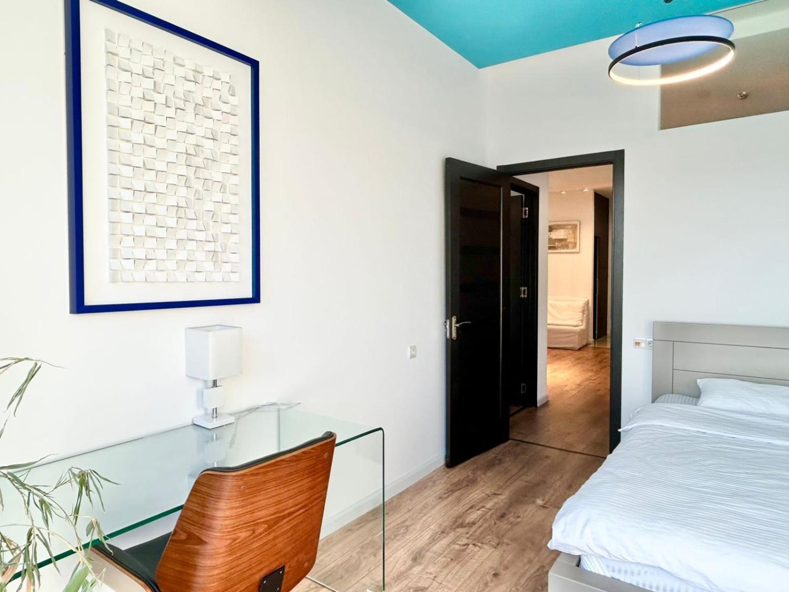 City Center - Next To Holiday Inn -2Br Apartment Tbilisi Exterior photo